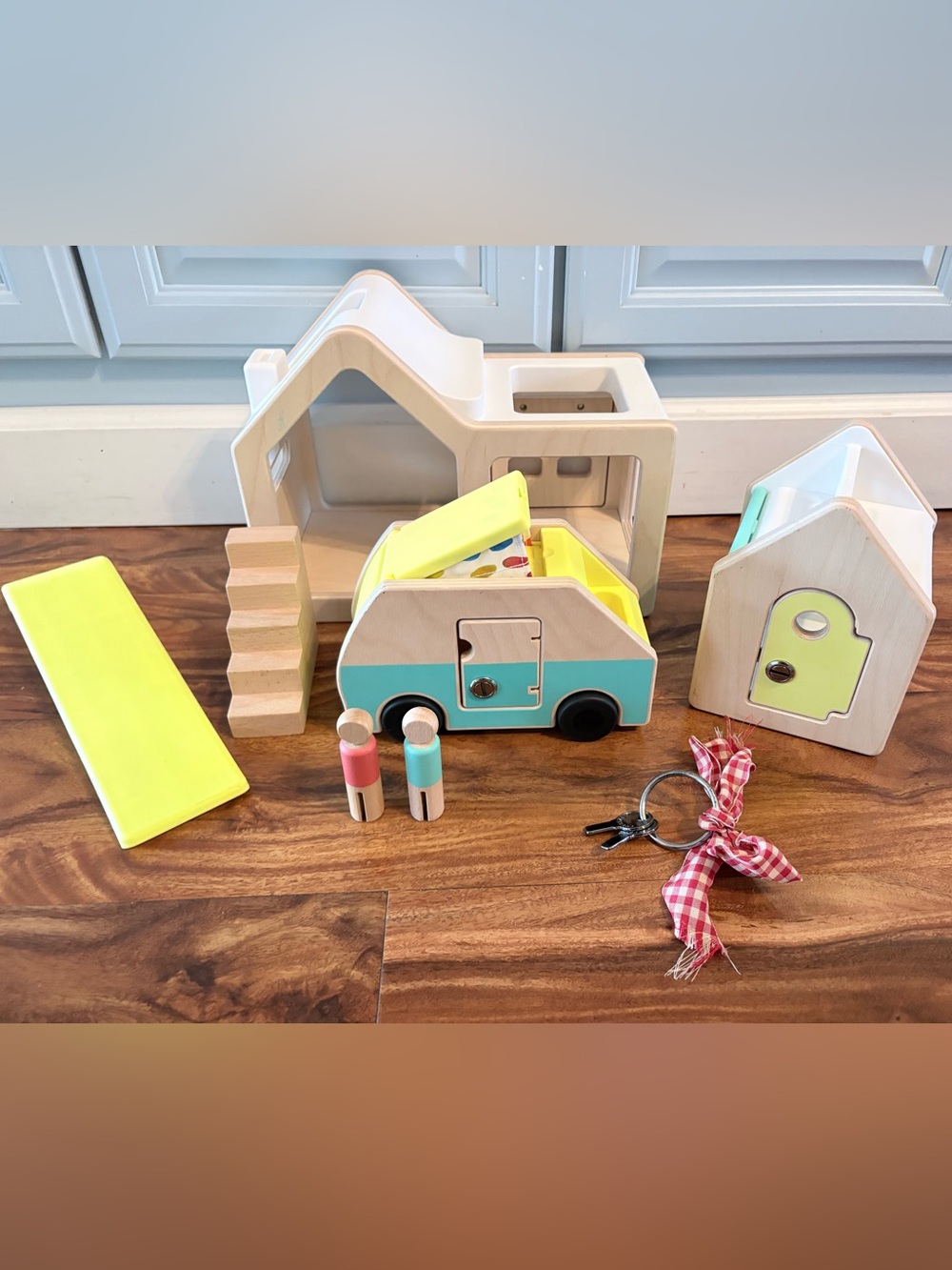 Lovevery Modular House & Camper Set Key 2 Wooden People Observer Play Kit - Picture 5 of 14